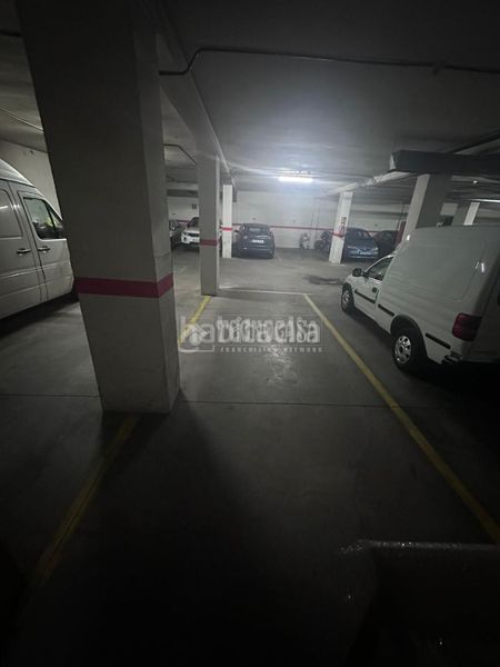 Foto a4c18856-e98a-4c03-972a-d29bdacc124d. Aparcament cotxe a San Isidro Madrid