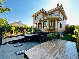 Haus in Miramadrid. Casa en venta en paracuellos de jarama