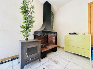Maison jumelée à Casco Urbano. Casa en venta en paracuellos de jarama