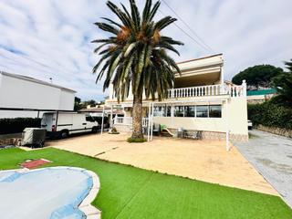 Casa en Altos de Jarama. Casa en venta en paracuellos de jarama