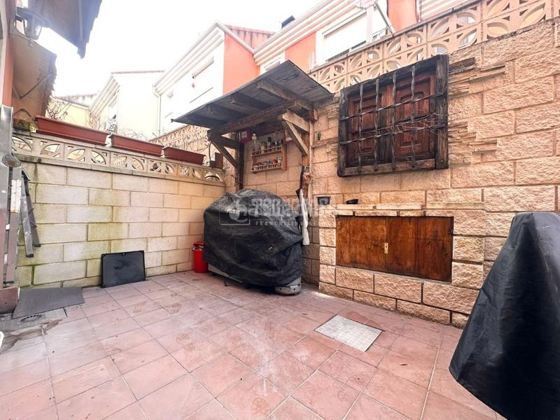 Foto 87a0e045-6448-4072-a9b9-925eb2d5d82d. Casa aparellada amb calefacció aparcament piscina a Camarma de Esteruelas