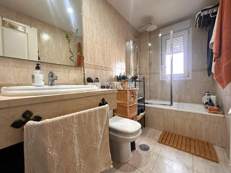 Foto 8c55f4b9-defa-43d1-9035-5351eb508198. Casa aparellada amb calefacció aparcament piscina a Camarma de Esteruelas