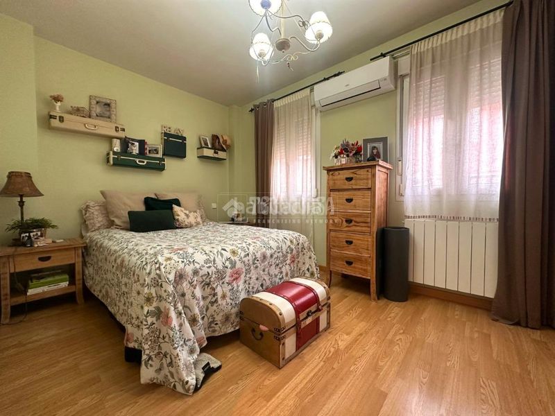 Foto fa58011d-31a8-4c6a-bd72-f1d138333d5b. Casa aparellada amb calefacció aparcament piscina a Camarma de Esteruelas