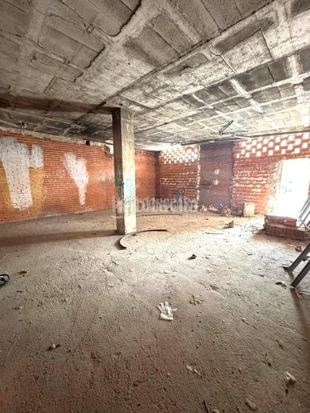 Foto f612c8b4-2560-40b8-980b-f3290cd919bb. Geschäftsraum in Reyes Parla