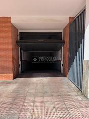 Aparcament cotxe a Reyes. Boxplaza de garaje en venta en parla