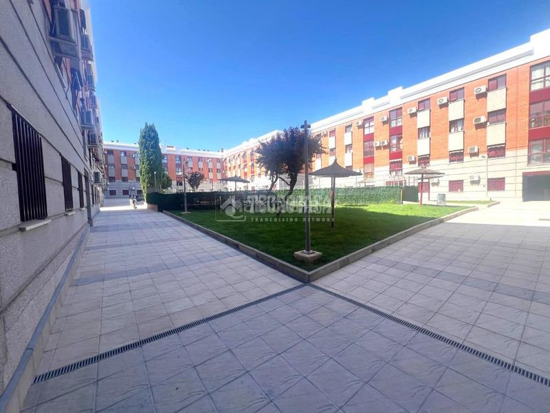 Foto a0833a7c-8812-4da2-b350-763cab560f2c. Pis amb calefacció aparcament piscina a Calle Pinto-San Roque Parla