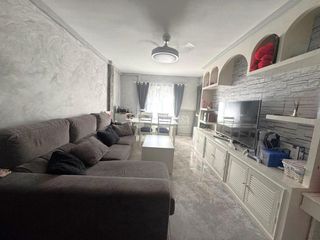 Flat in Reyes. Piso en venta en parla