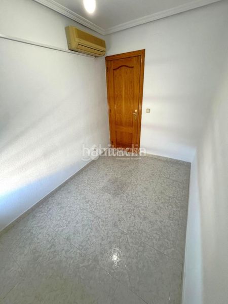 Foto 76b295a9-a68d-4d31-a07b-d3cab856ec99. Pis a Reyes Parla