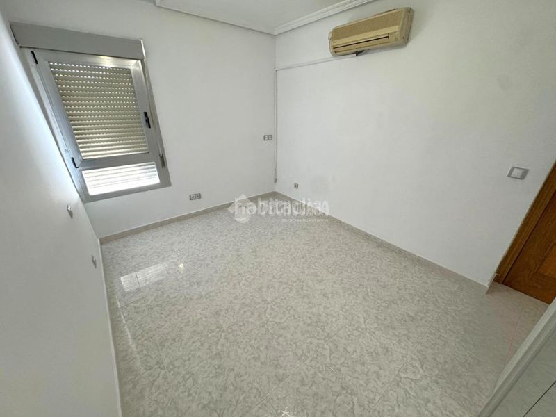 Foto a2422e52-4d5e-473a-b9a5-cfe806660bfb. Pis a Reyes Parla
