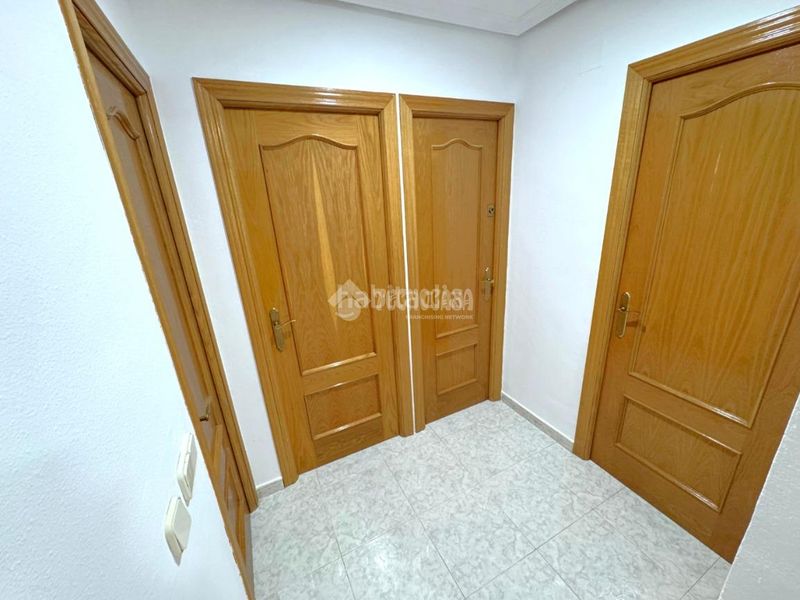 Foto b065befe-e072-469c-8fc0-fe5d2eab36d5. Pis a Reyes Parla