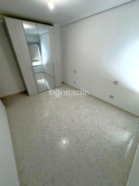 Foto b8c52dcf-84f4-4178-b30e-48d8656c84a1. Pis a Reyes Parla