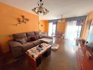 Pis a Calle Pinto-San Roque. Piso en venta en parla