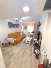 Flat in Reyes. Piso en venta en parla