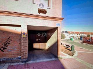Lloguer Aparcament cotxe a Laguna Park. Boxplaza de garaje en alquiler en parla