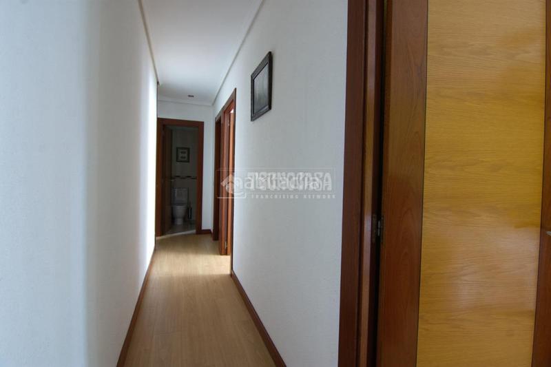Foto 1d9826f3-c957-4cec-a669-6aeb968f747c. Piso  en venta en Los Castros Santander