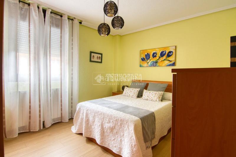 Foto 2bde3ccd-8ff8-4773-a37d-db54f956db06. Piso  en venta en Los Castros Santander