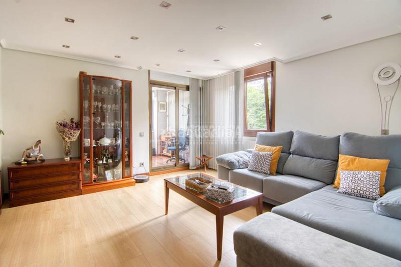 Foto 32dfe37f-5d01-4cc3-925f-1806dfd63eeb. Piso  en venta en Los Castros Santander
