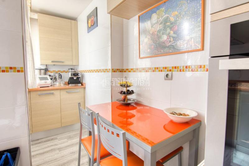 Foto bc41b9e2-1054-4d43-89df-091c1ff8670e. Piso  en venta en Los Castros Santander