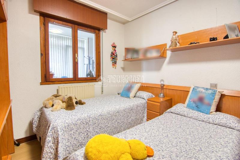 Foto c1a11b61-144f-4224-b64a-c4a7fa0c4f1e. Piso  en venta en Los Castros Santander
