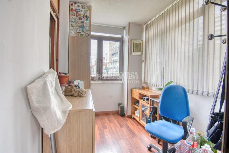 Foto f25a3c18-e73a-40a4-ab52-ee7009c31517. Piso  en venta en Los Castros Santander