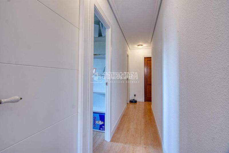 Foto 527b01d5-a499-4fd7-b4b1-253d23f29c64. Piso  en venta en Los Castros Santander