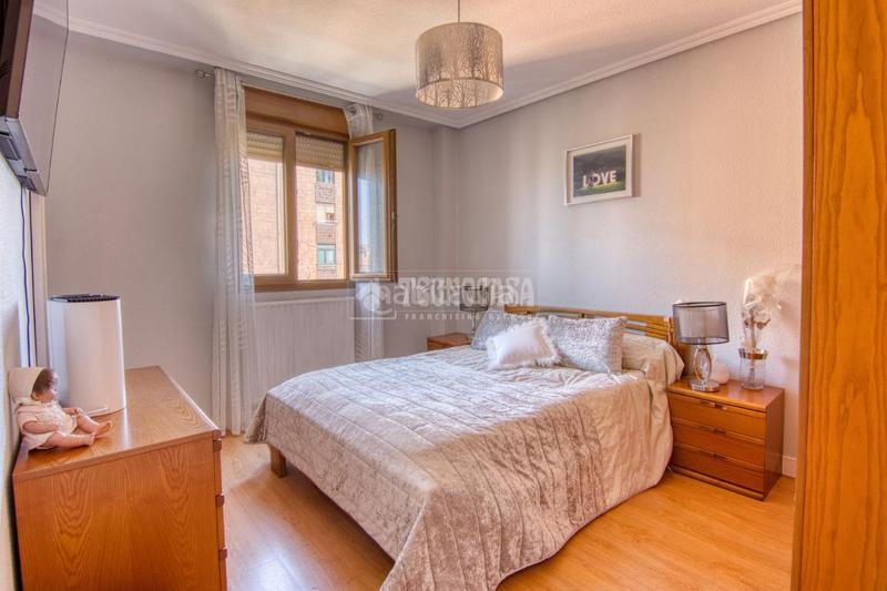 Foto df81efa4-0f8b-4d1c-ba40-0ae125025cca. Piso  en venta en Los Castros Santander