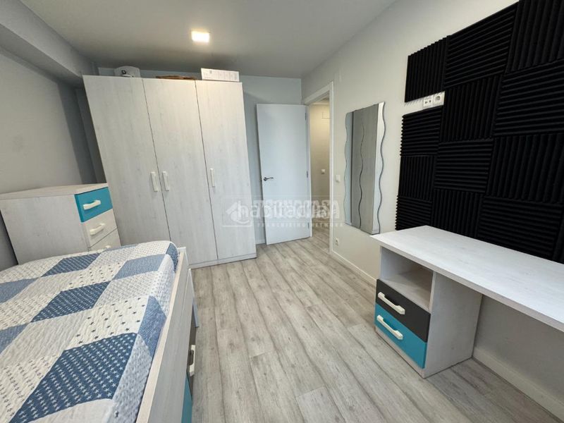 Foto 27b368c2-b3d3-4dd5-9e35-a4c64053856d. Lloguer pis amb calefacció a Los Castros Santander