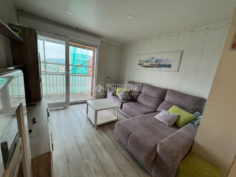 Foto a6c73926-909b-489d-8d90-71c649f3dab2. Lloguer pis amb calefacció a Los Castros Santander