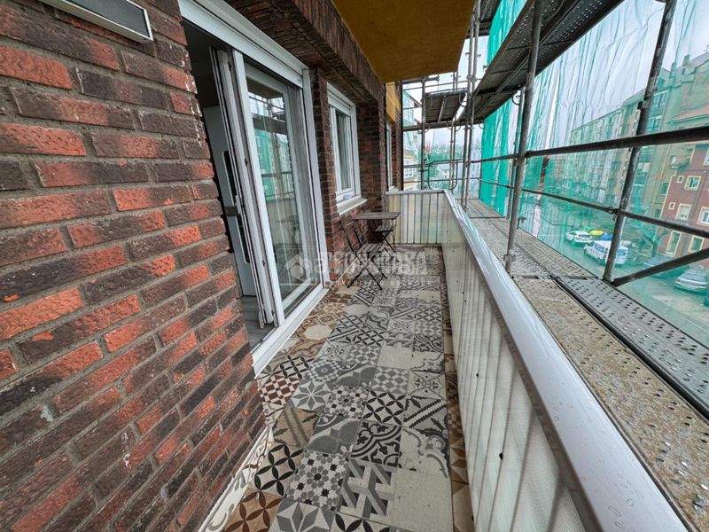 Foto ab9f90b2-ef56-4c5c-a4ee-85facf08ae00. Lloguer pis amb calefacció a Los Castros Santander