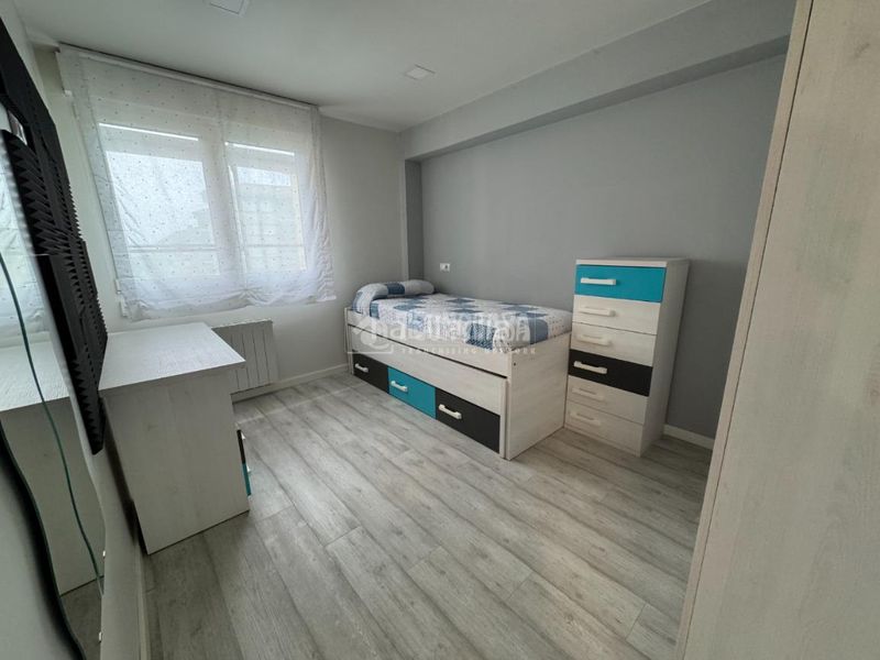 Foto d0bb05de-4f06-4584-96f9-5f4f64dc9e82. Lloguer pis amb calefacció a Los Castros Santander