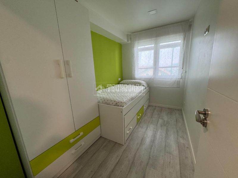 Foto e0665e18-1291-4d7d-86d2-412b2ccf1247. Lloguer pis amb calefacció a Los Castros Santander