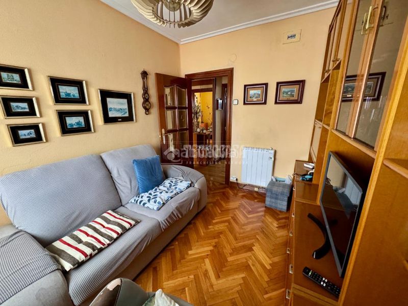 Foto b01a5d58-9411-4ee1-b3f7-1cb20ca55e66. Pis a Los Castros Santander