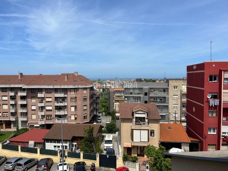 Foto 002dbf80-a8ce-4ca4-ad11-038e33ced3ab. Piso  en venta en Los Castros Santander