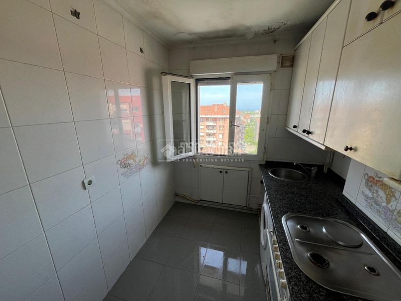 Foto 09e2974c-cbf0-4deb-91b5-03be615023d5. Piso  en venta en Los Castros Santander