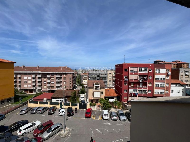 Foto 1a87a4e1-f8fe-4a95-82ee-d44e109d177d. Piso  en venta en Los Castros Santander