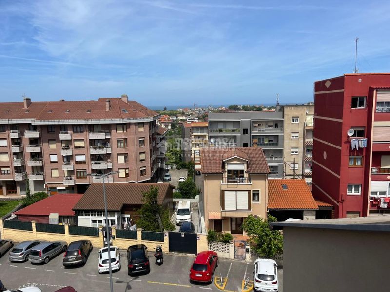Foto 36b0d898-acf4-4466-a554-2e7ce7644848. Piso  en venta en Los Castros Santander