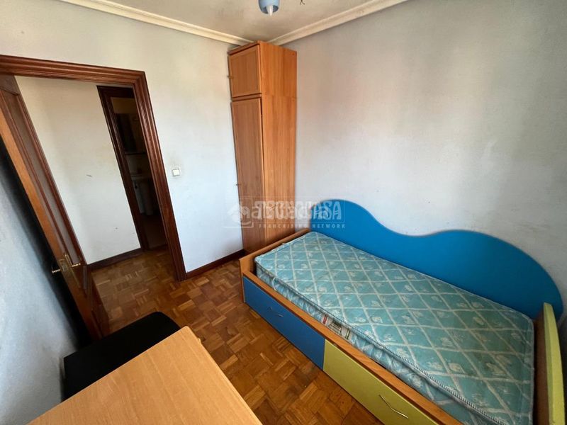 Foto 57a98b63-f154-4481-8cea-f2a2a4dc567c. Piso  en venta en Los Castros Santander