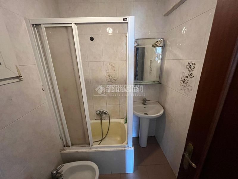 Foto b5fa8aa3-c478-49de-bdb0-034e6b5cacf5. Piso  en venta en Los Castros Santander