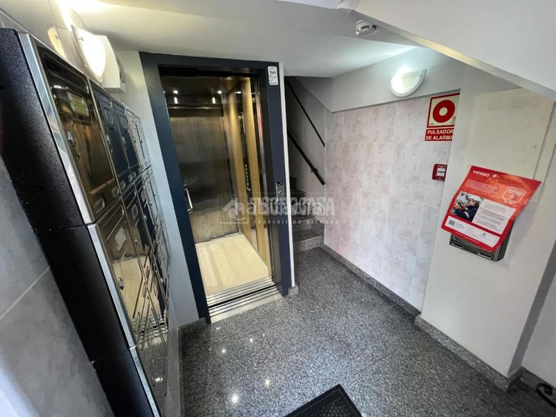 Foto ce4f90d0-d9e6-4f62-8ddb-1baa2f9b4313. Piso  en venta en Los Castros Santander