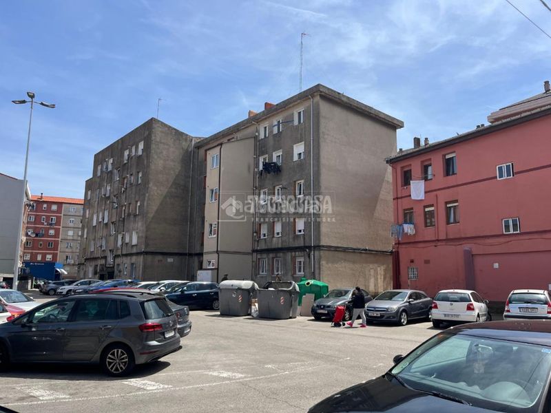 Foto ebed428e-2d26-4be3-b83d-ee12a89ec225. Piso  en venta en Los Castros Santander