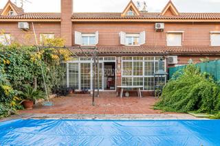 Maison jumelée à Centro. Casa en venta en rivasvaciamadrid