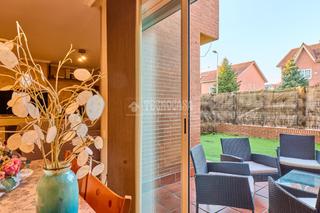 Casa aparellada a Urbanizaciones. Casa en venta en rivasvaciamadrid