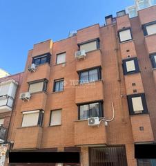 Aparcament cotxe en Valdeacederas. Boxplaza de garaje en venta en madrid