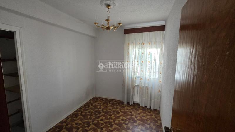 Foto 2b8d59c6-0beb-4de6-ae68-4feda1d74381. Piso  en venta en Valdeacederas Madrid