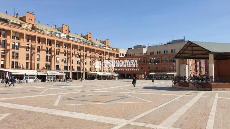 Foto c4ba0fbb-d7d6-43e3-9aee-91d6cad3cd59. Piso  en venta en Valdeacederas Madrid