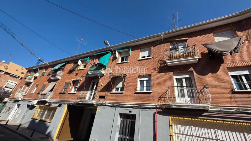 Foto dce3561d-dc5c-4766-853e-187ed29bc33d. Piso  en venta en Valdeacederas Madrid