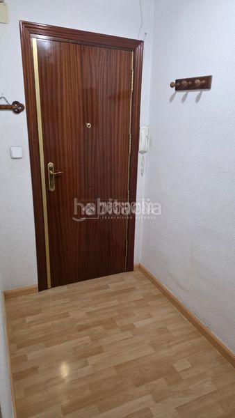 Foto 1a351cf2-021f-43fa-a55f-8c1754cf16f7. Piso  en venta en Valdeacederas Madrid