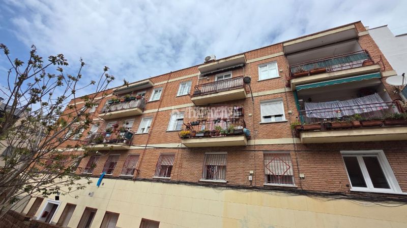 Foto 3a160135-b79d-4702-a187-2fcbefcb307d. Piso  en venta en Valdeacederas Madrid