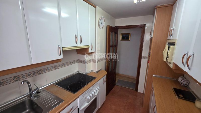 Foto 6f92abcb-729a-4260-bb3c-9632aef74200. Piso  en venta en Valdeacederas Madrid
