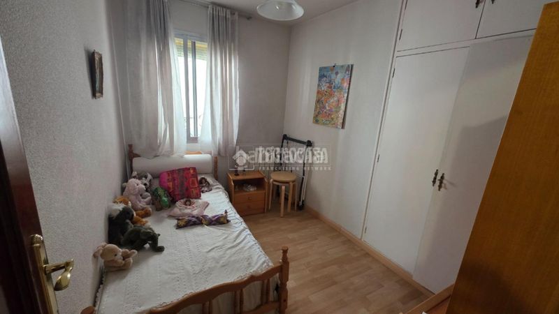 Foto e2517fa0-ae94-47ee-a439-e2020b14abb2. Piso  en venta en Valdeacederas Madrid